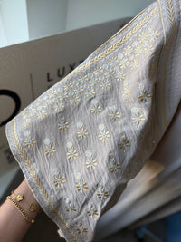 Luxe Embroidered Deshdash – Soft Linen Elegance